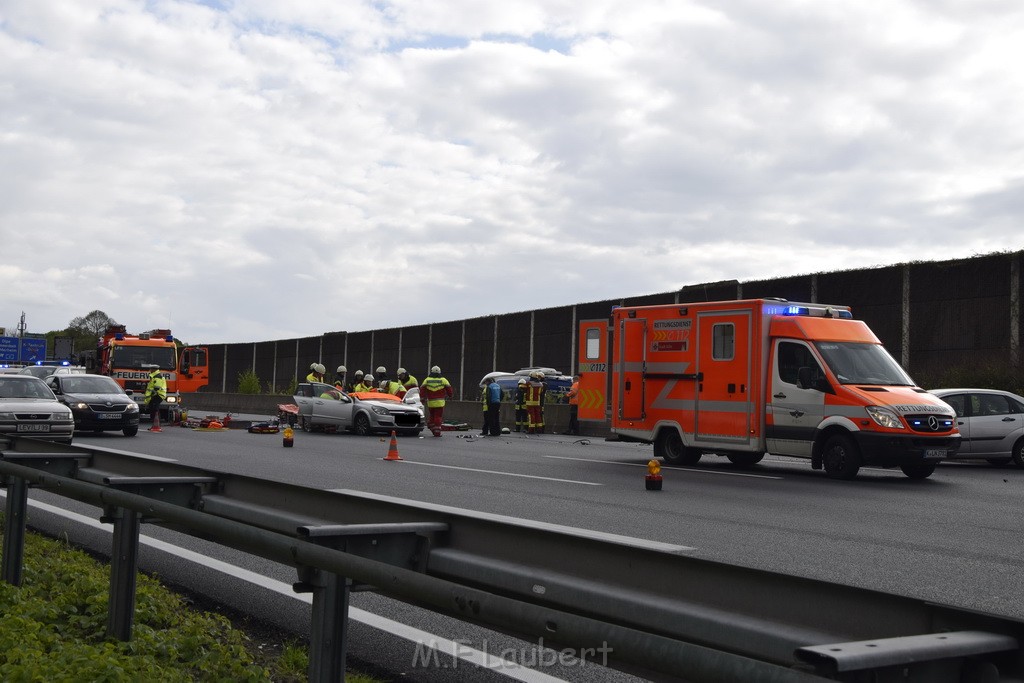 VU Auffahrunfall A 3 Rich Oberhausen kurz vor AS Koeln Dellbrueck P005.JPG - Miklos Laubert